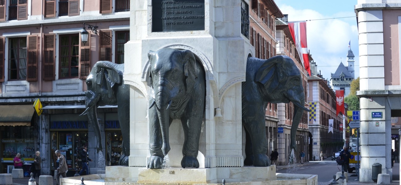 Camping en Savoie - La fontaine aux éléphants à Chambéry
